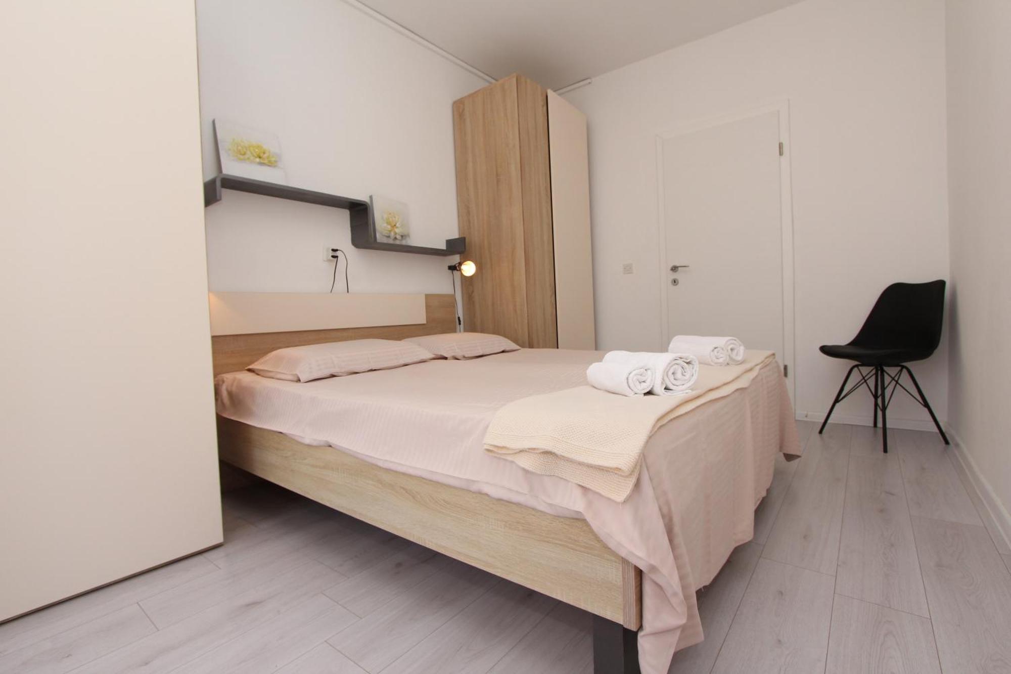 Rozi Apartament *